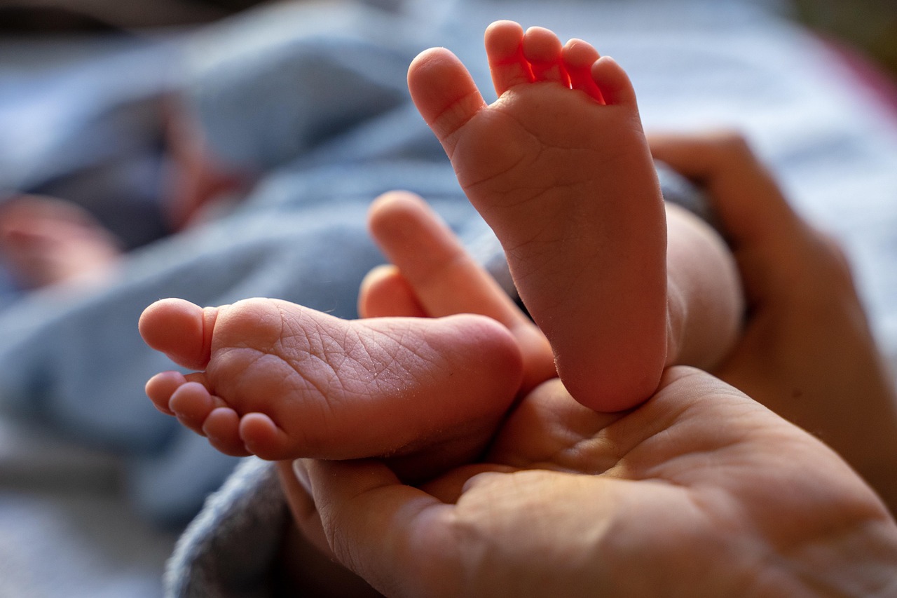 découvrez comment prévenir et traiter l'érythème fessier chez votre bébé avec nos conseils pratiques et doux pour la peau délicate des tout-petits.