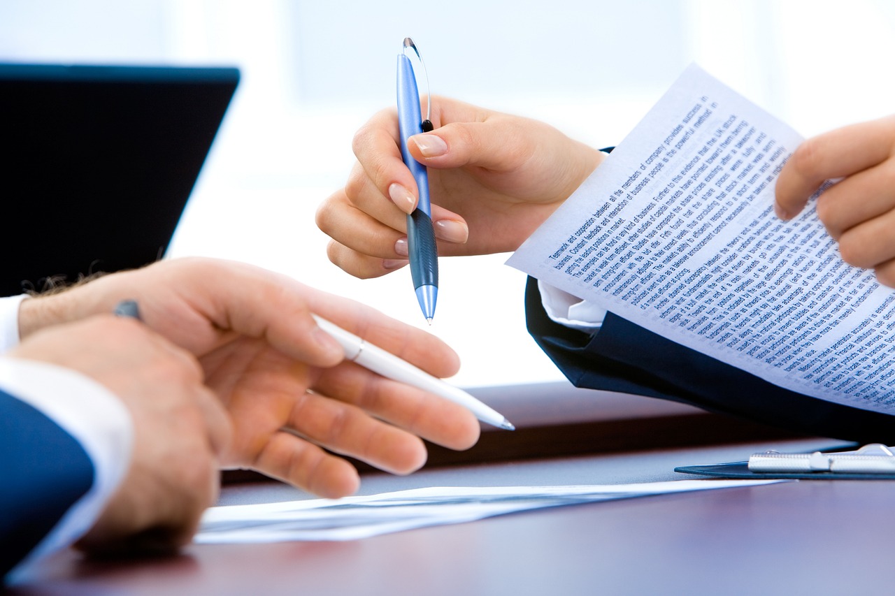 analyse approfondie des contrats de liquidité pour optimiser la gestion financière et assurer la transparence des transactions.