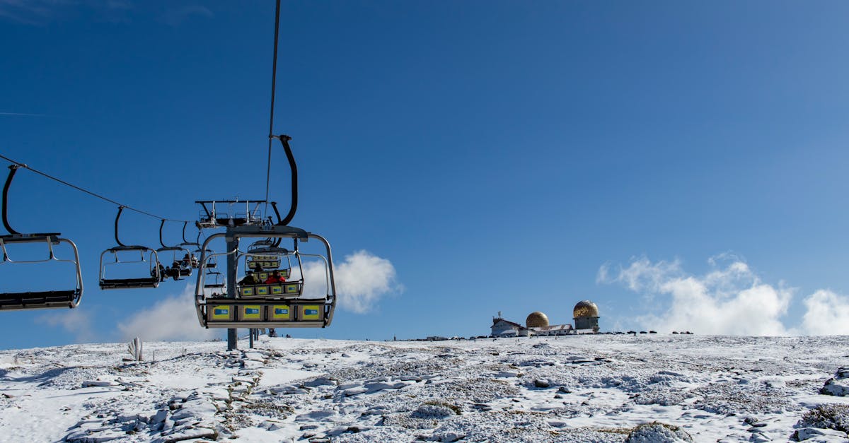 découvrez l'importance des observatoires climatiques dans le suivi des changements environnementaux. explorez leurs rôles fondamentaux dans la recherche du climat, la prévision des phénomènes extrêmes et la protection de notre planète.