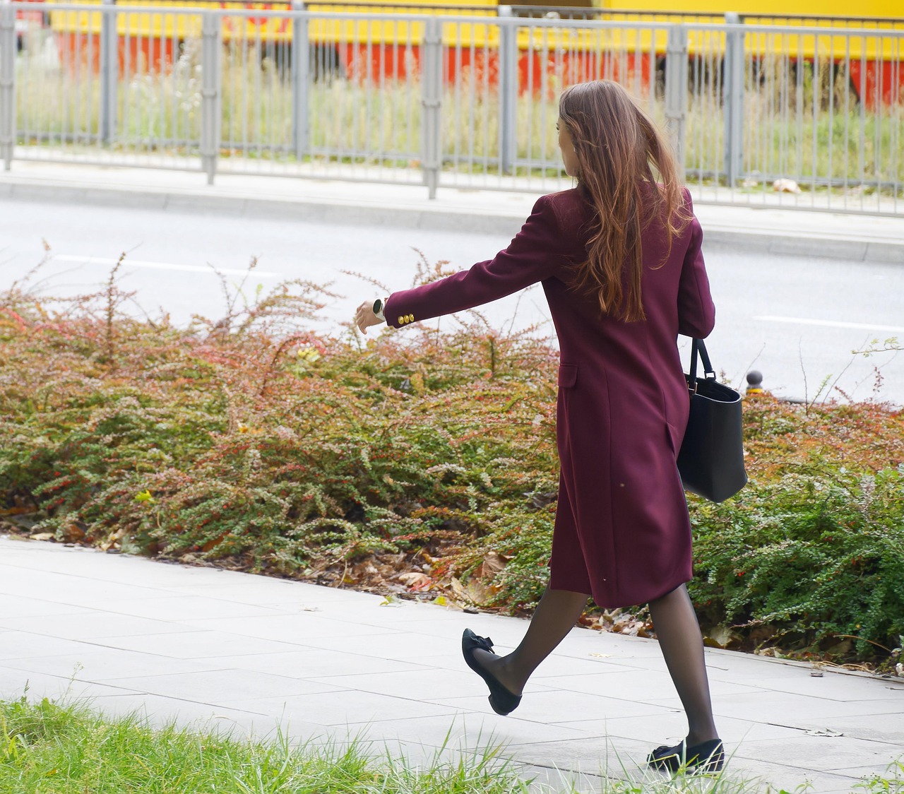 découvrez le monde de la fast fashion : une tendance de mode rapide qui offre des vêtements à la pointe des tendances à des prix abordables. apprenez-en plus sur ses avantages et ses impacts environnementaux.